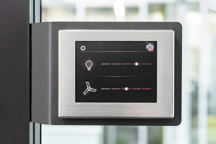 Control panel in the room-in-room system for controlling the cooling