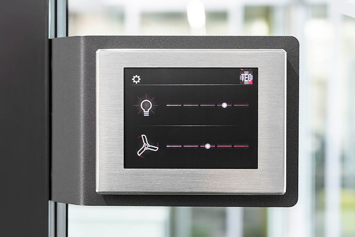 Control panel in the room-in-room system for controlling the ventilation
