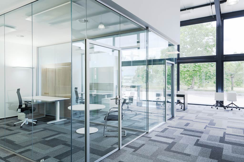 Glass wall sound-absorbing and transparent